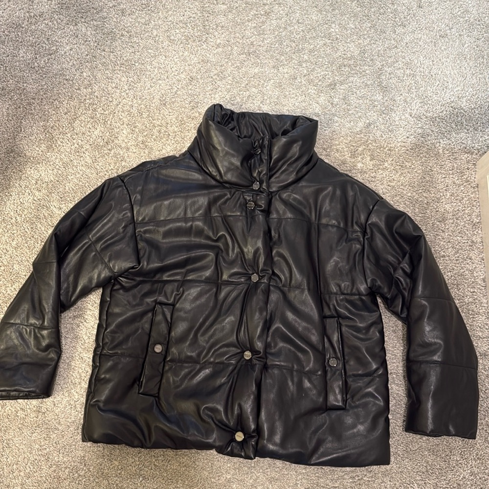 DKNY FAUX-LEATHER SNAP PUFFER COAT